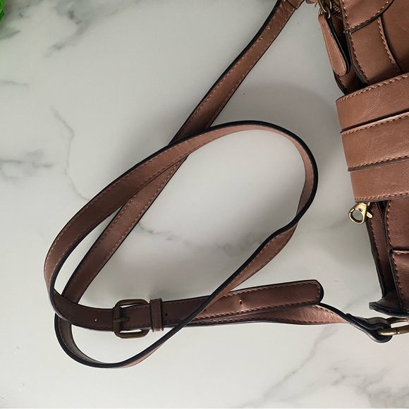 Simply Noelle structured crossbody - Picture 3 of 9